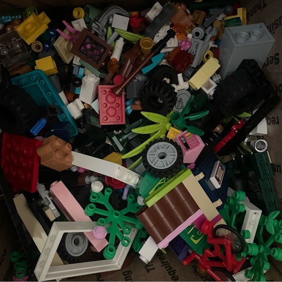 Lego Small‎ Pieces and Plants 1 1/2 Pounds - Picture 3 of 4